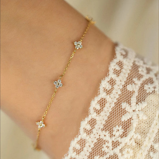 Cosmic Zircon Flower Bracelet Gold