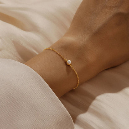 Single Pearl Bracelet In Gold